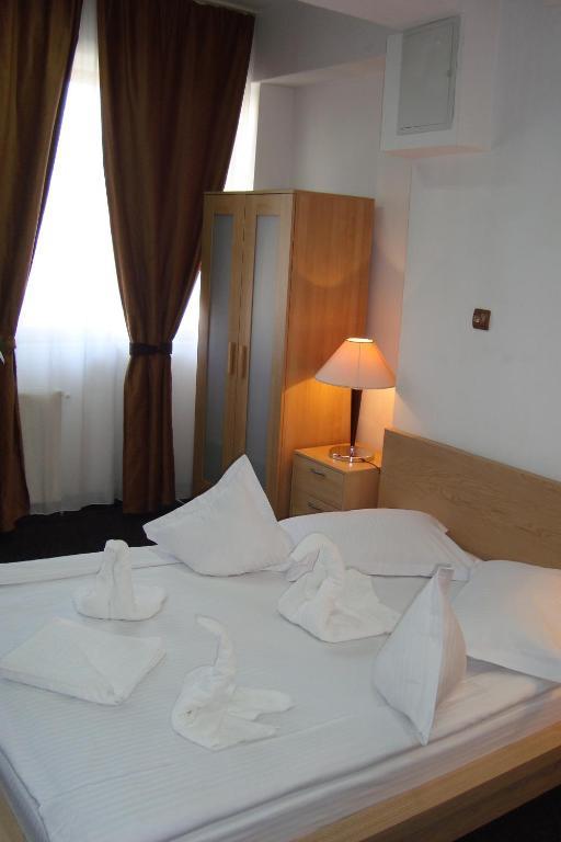 Hostel Litovoi Bucarest Esterno foto